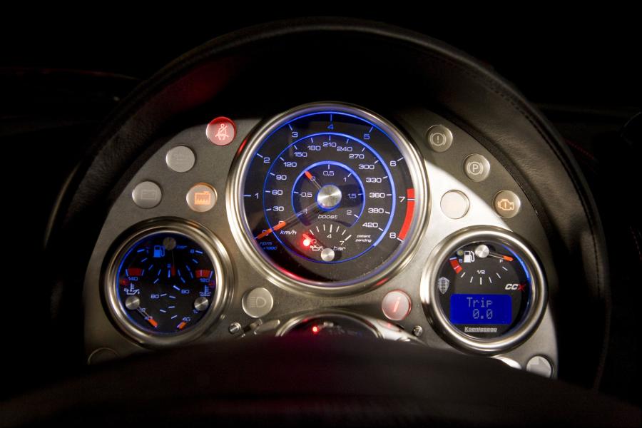 Панель приборов Koenigsegg CCX-Studio E 2009 года  (фото 5 из 9)